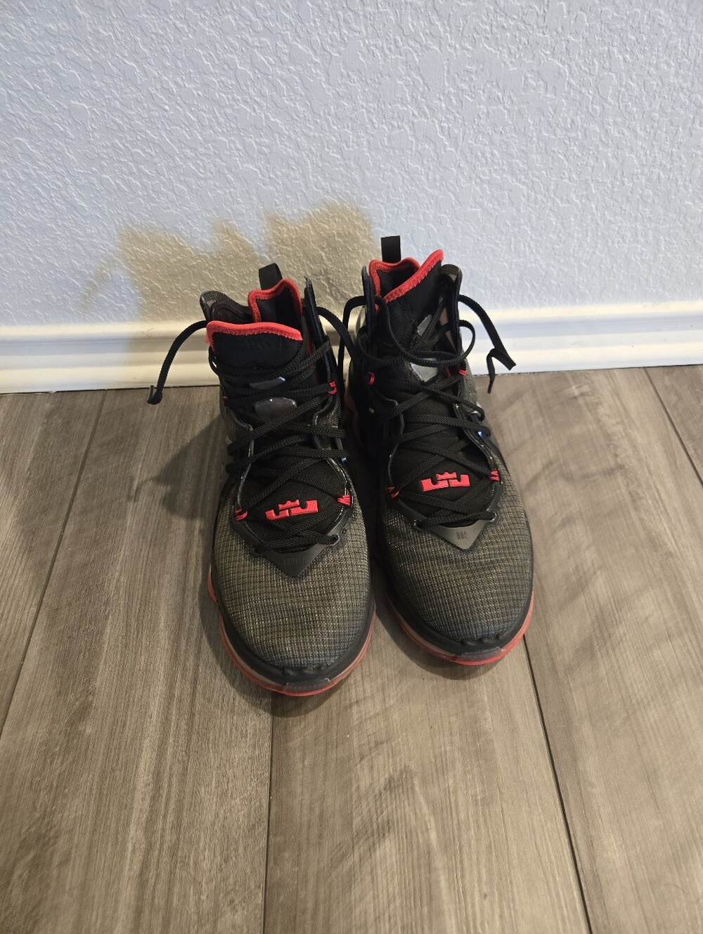 Nike LeBron 19 Bred Basketball Shoes – Men’s Size 11